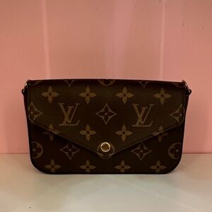 Louis Vuitton Monogram Pochette/Crossbody Bag